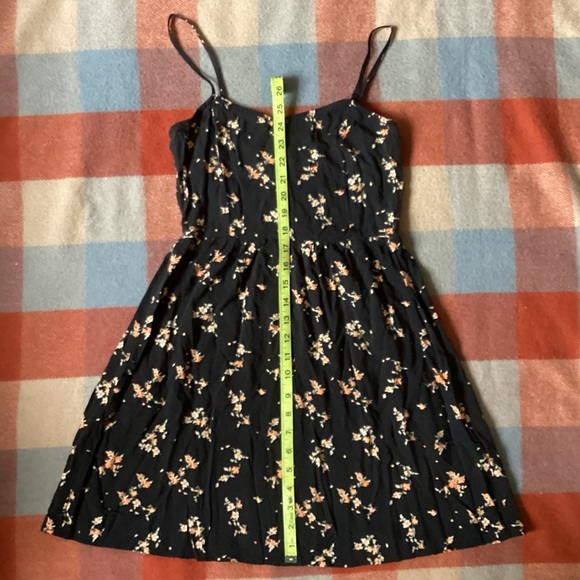 Divided H&M Dress - Picture 5 of 5